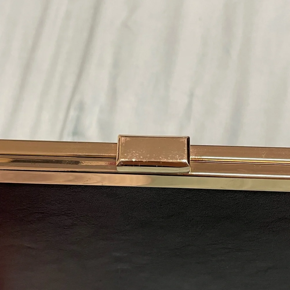 Small Party Clutch - Picture 3 of 3
